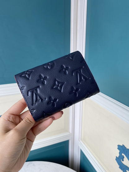 VO - AF Wallets LUV 059