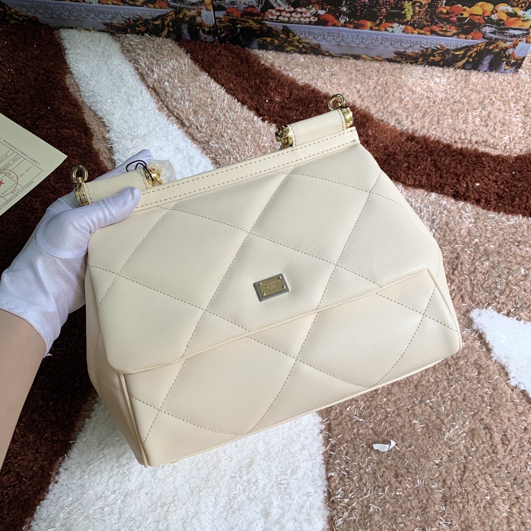 DG Medium Sicily Bag In Quilted White For Women 10.2in/26cm DG BB6002AW59180002