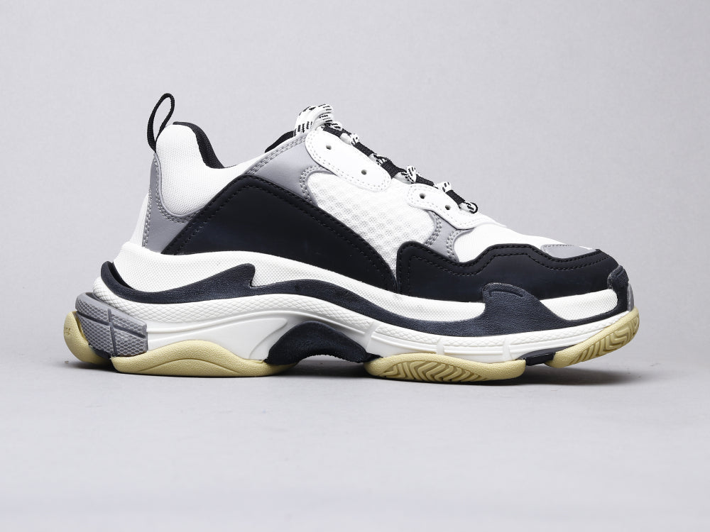 VO - Bla Triple-S Black And White Sneaker