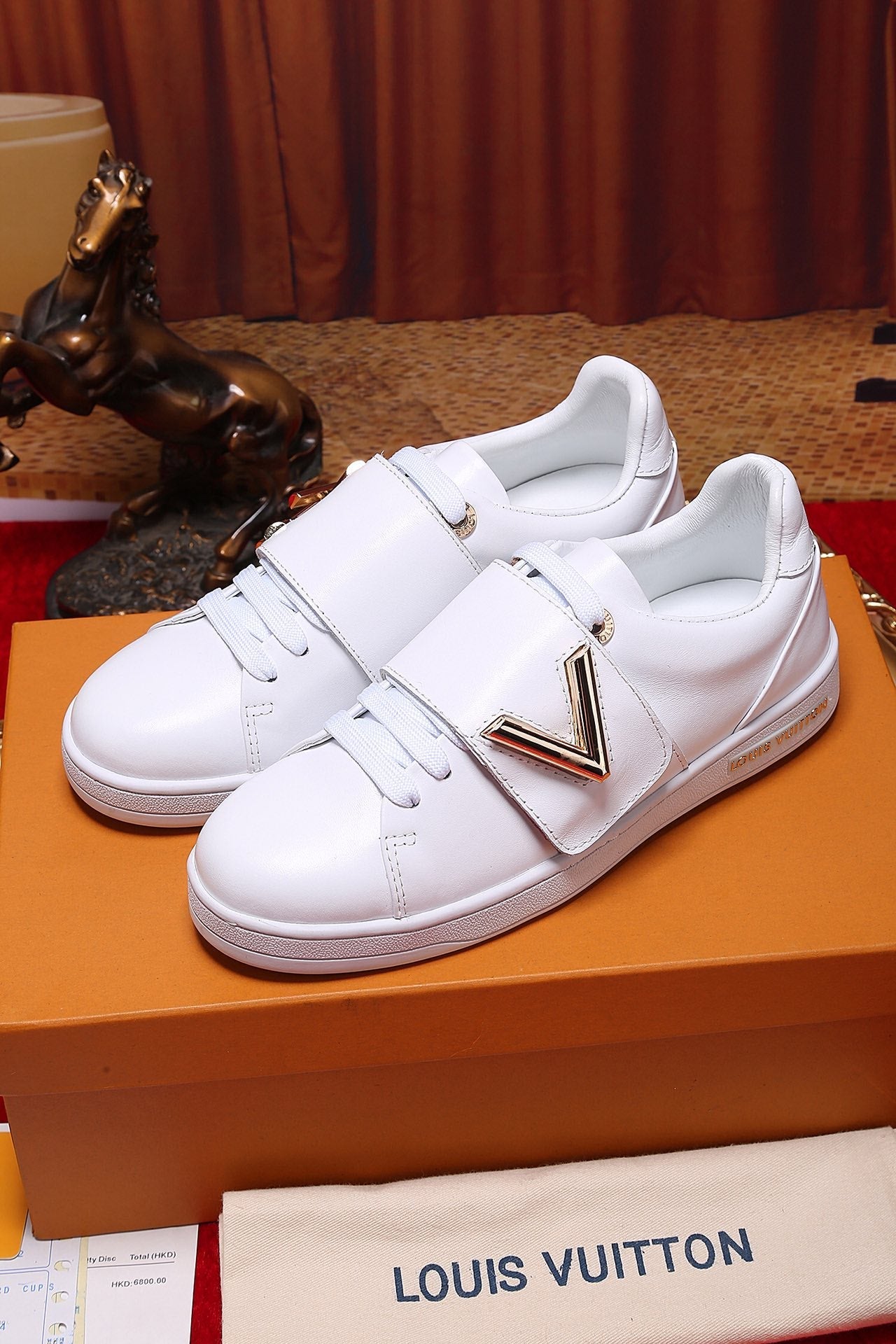 VO - LUV Font Row White Sneaker