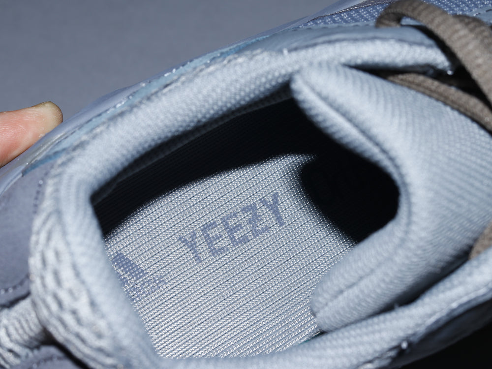 VO -Yzy 700 Teal BLue Sneaker