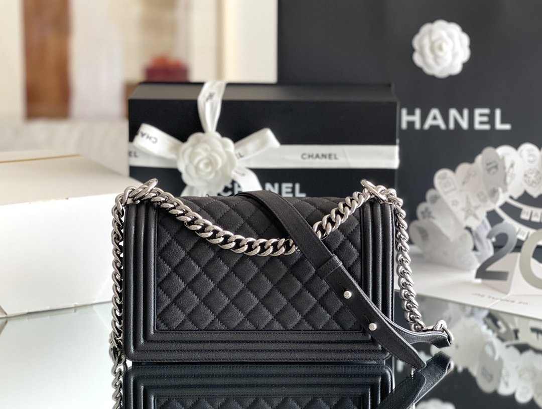 ChanelMedium Classic Flap Bag 25cm Black For Women A67086