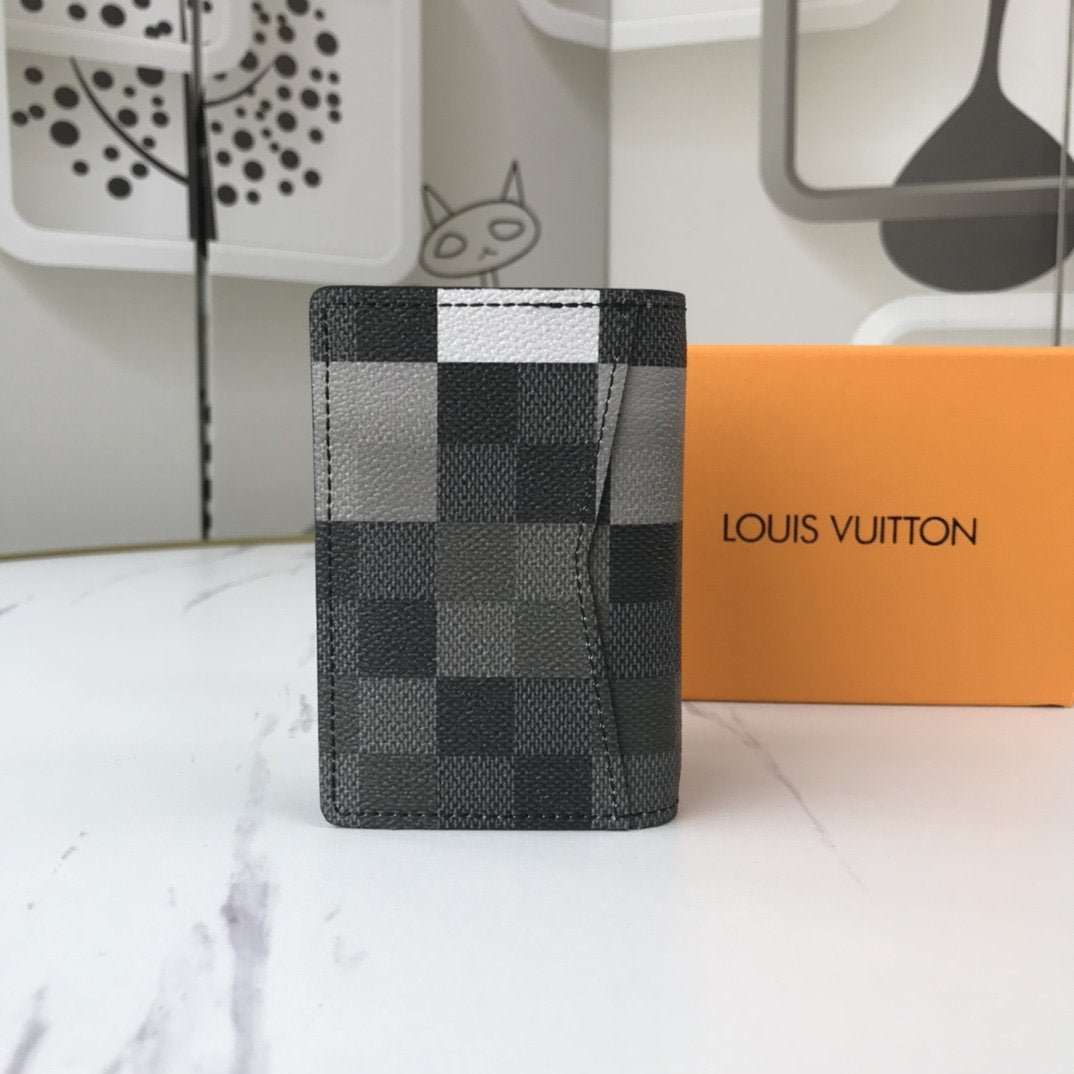 VO - AF Wallets LUV 042