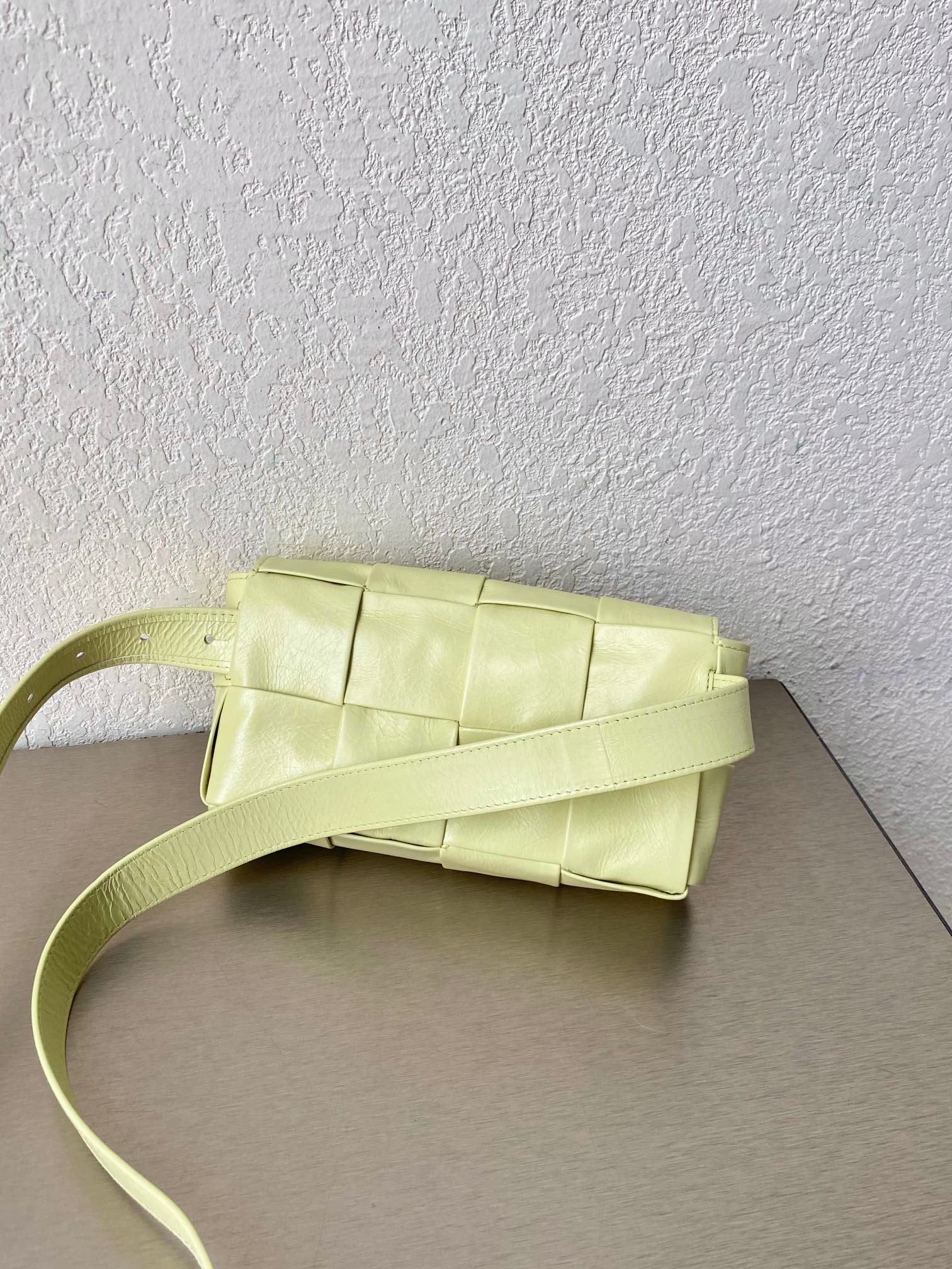 BV Cassette Belt Bag Lemon, For Women, Bags 7.1in/18cm 651053VCQ729413