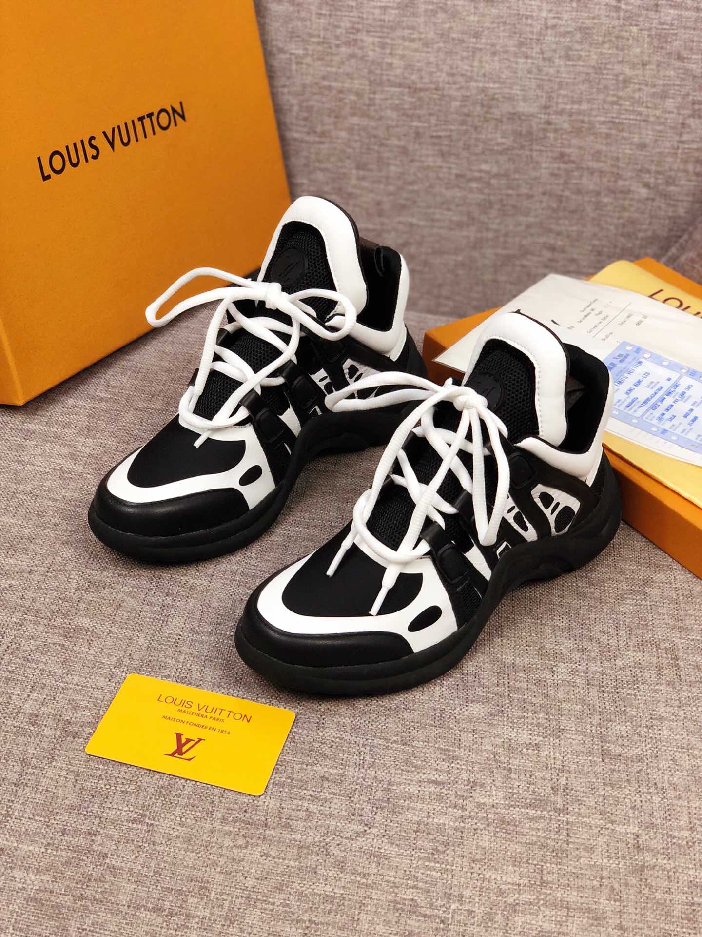 VO - LUV Archlight Black White Sneaker