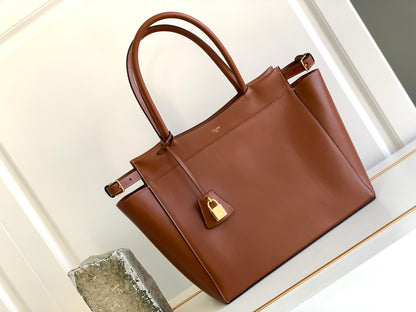 CE Medium Cabas Bourgeois Tan For Women 18in/45cm 199773EHS.04LU