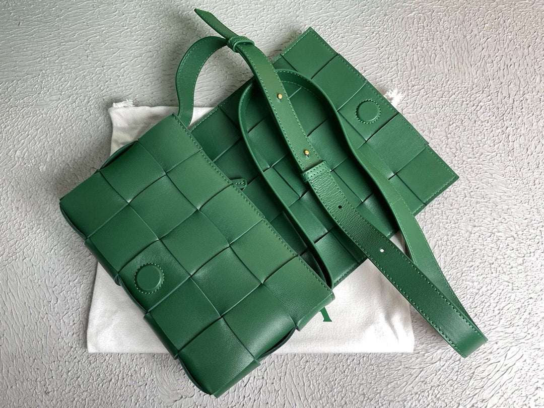 BV Cassette Green, For Women, Women’s Bags 9.1in/23cm