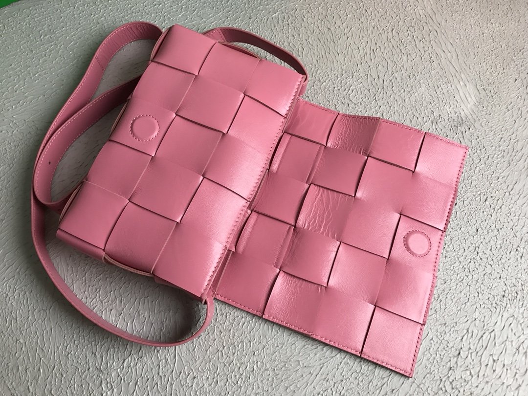 BV Cassette Light Pink, For Women, Women’s Bags 9.1in/23cm