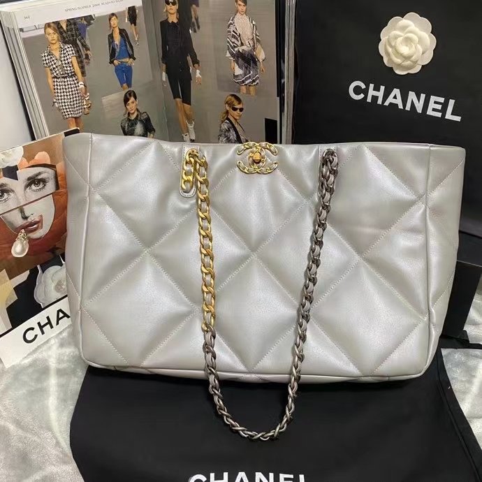 ChanelShopping ChanelBag 19 White For Women, Women&#8217;s Bags 16in/41cm