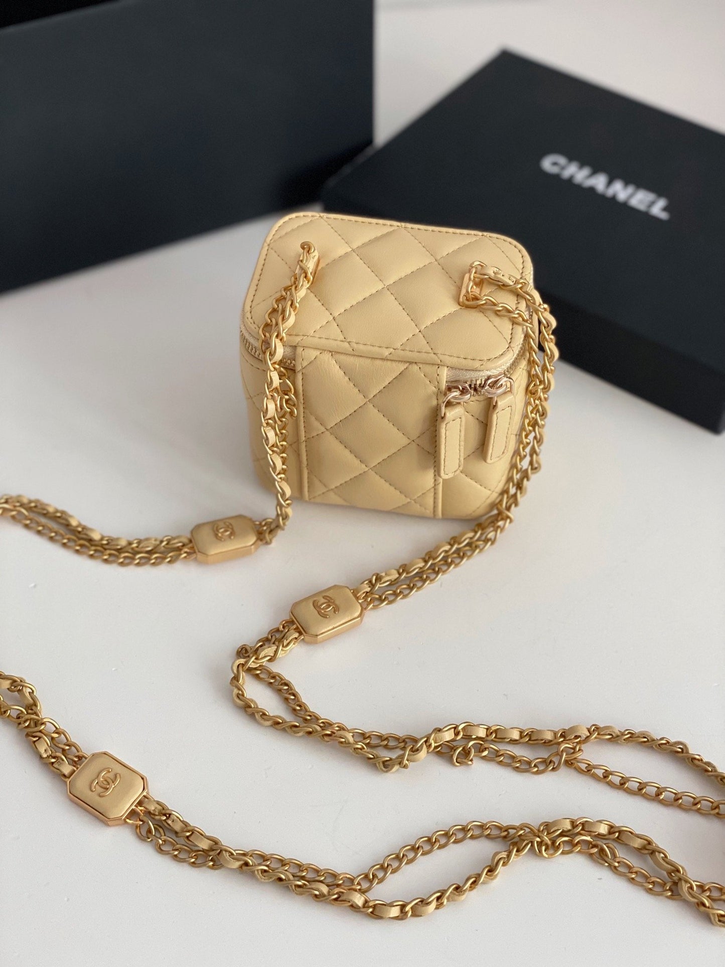 ChanelSmall Vanity With Chain Yellow For Women, Women&#8217;s Bags 4.3in/11cm